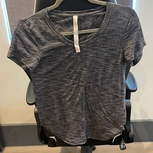 Lululemon grey short sleeve size 2